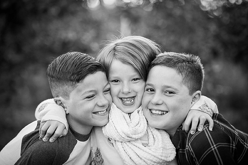 Family photos in Lindsey's Apple Orchard