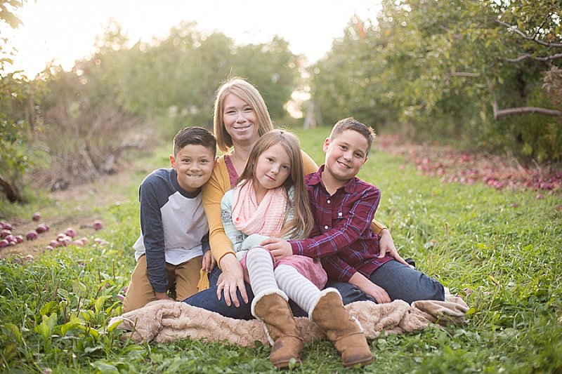 Family photos in Lindsey's Apple Orchard
