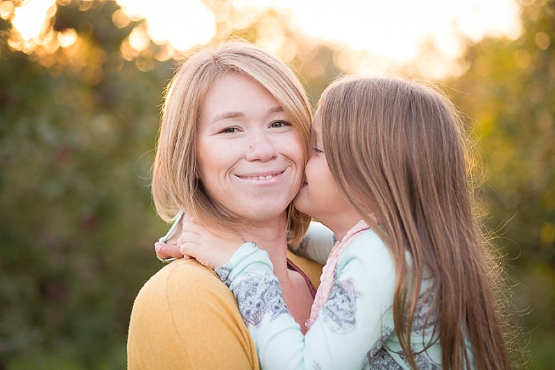 Family photos in Lindsey's Apple Orchard