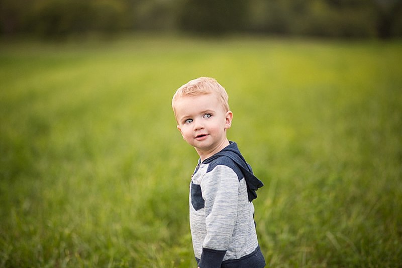Family photos on a farm in Clifton Park, New York
