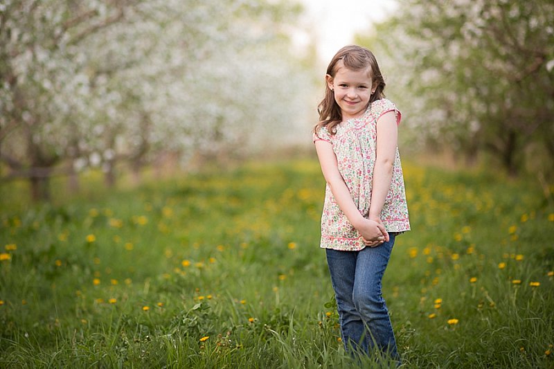 Family photos in Lindsey's Apple Orchard in Rexford New York