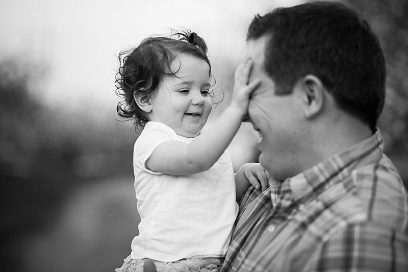Family photos in Lindsey's Apple Orchard in Rexford New York