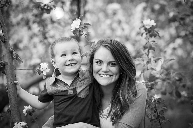 Rexford, New York family photography in Lindsey's Apple Orchard