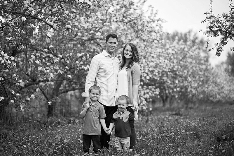 Rexford, New York family photography in Lindsey's Apple Orchard