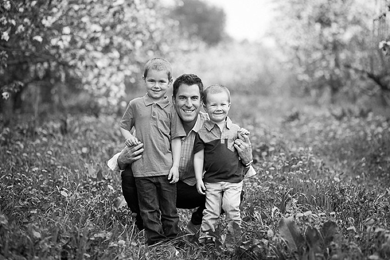 Rexford, New York family photography in Lindsey's Apple Orchard