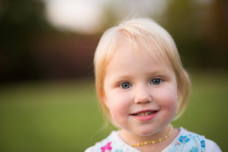 Outdoor family and children's photos at Garnsey Park in Clifton Park, NY
