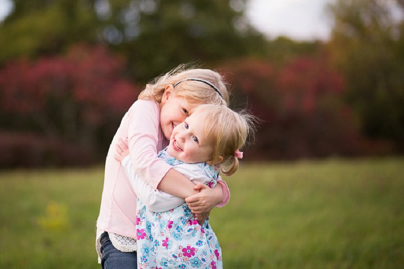 Outdoor family and children's photos at Garnsey Park in Clifton Park, NY
