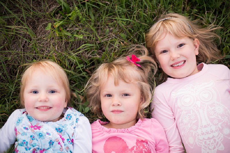 Outdoor family and children's photos at Garnsey Park in Clifton Park, NY