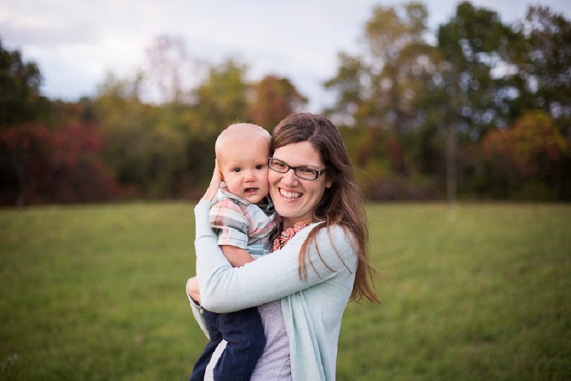 Outdoor family and children's photos at Garnsey Park in Clifton Park, NY