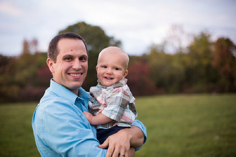 Outdoor family and children's photos at Garnsey Park in Clifton Park, NY
