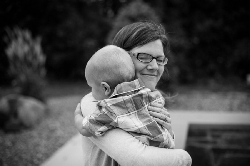 Outdoor family and children's photos at Garnsey Park in Clifton Park, NY