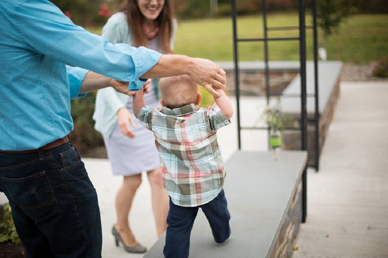 Outdoor family and children's photos at Garnsey Park in Clifton Park, NY