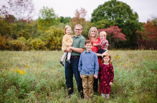 Family of six mom dad two boys and two girls