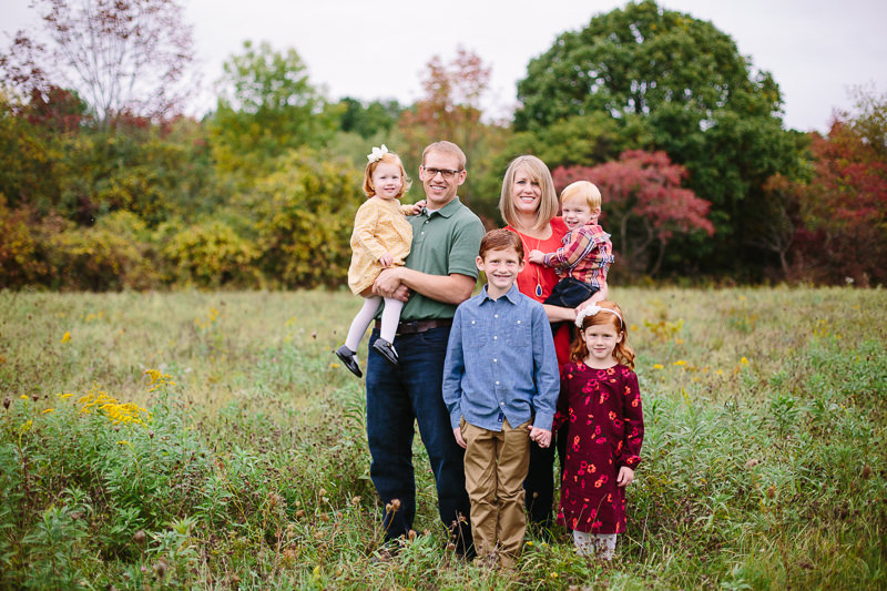 Family of six mom dad two boys and two girls