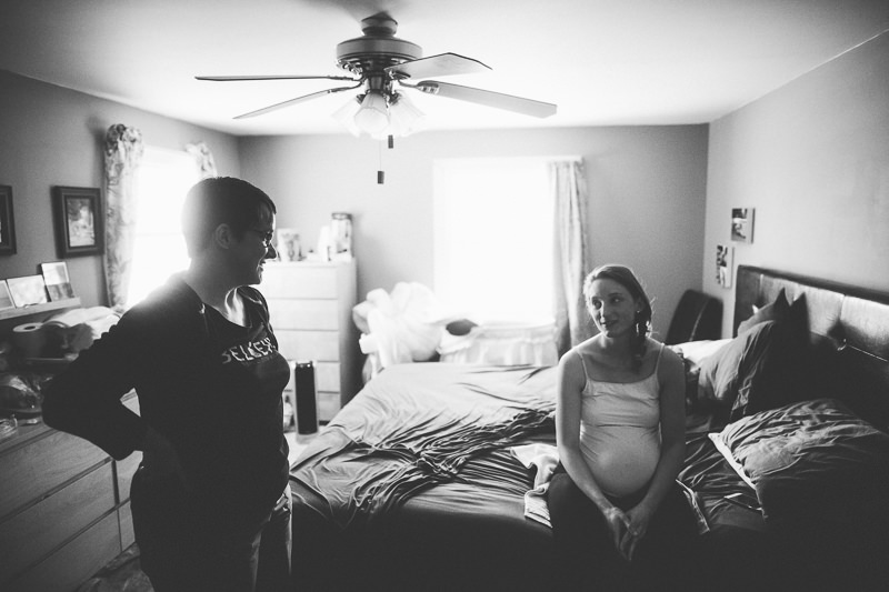 pregnant mom talking to doula