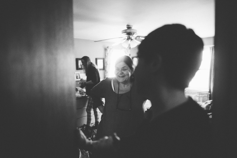 midwife talking to doula