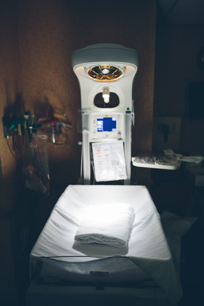 newborn assessment table