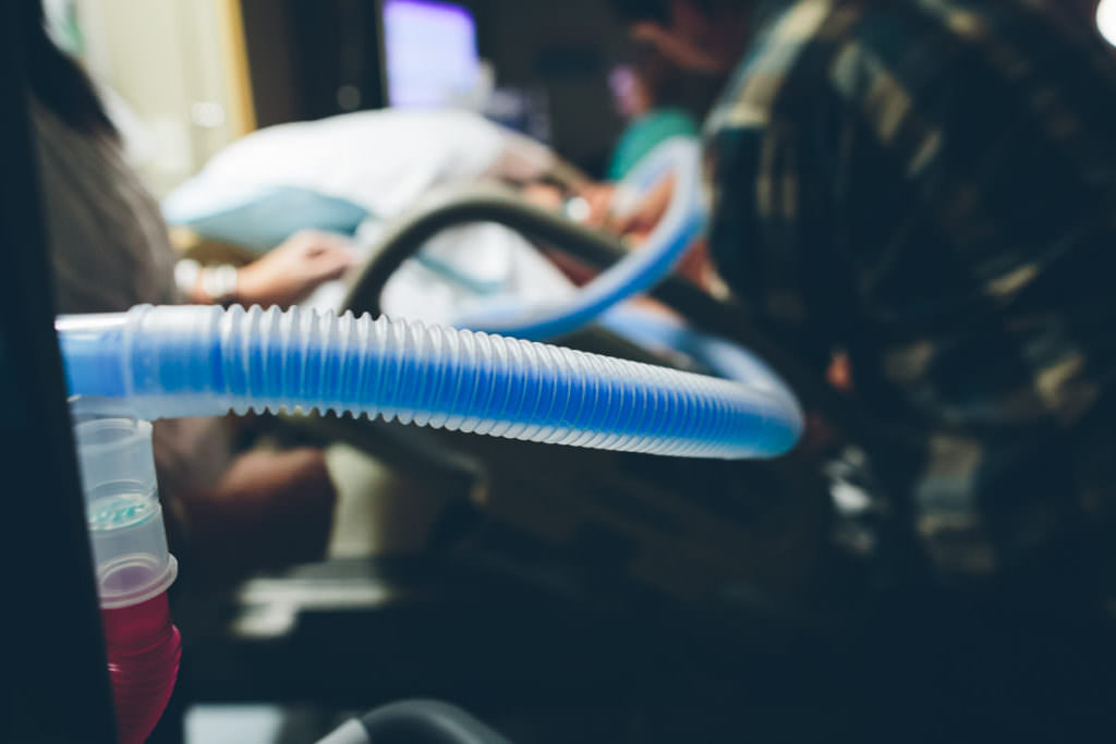 blue nitrous oxide tube at burdett birth center