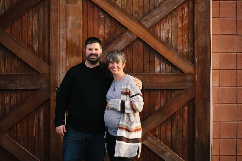 husband and wife maternity portraits