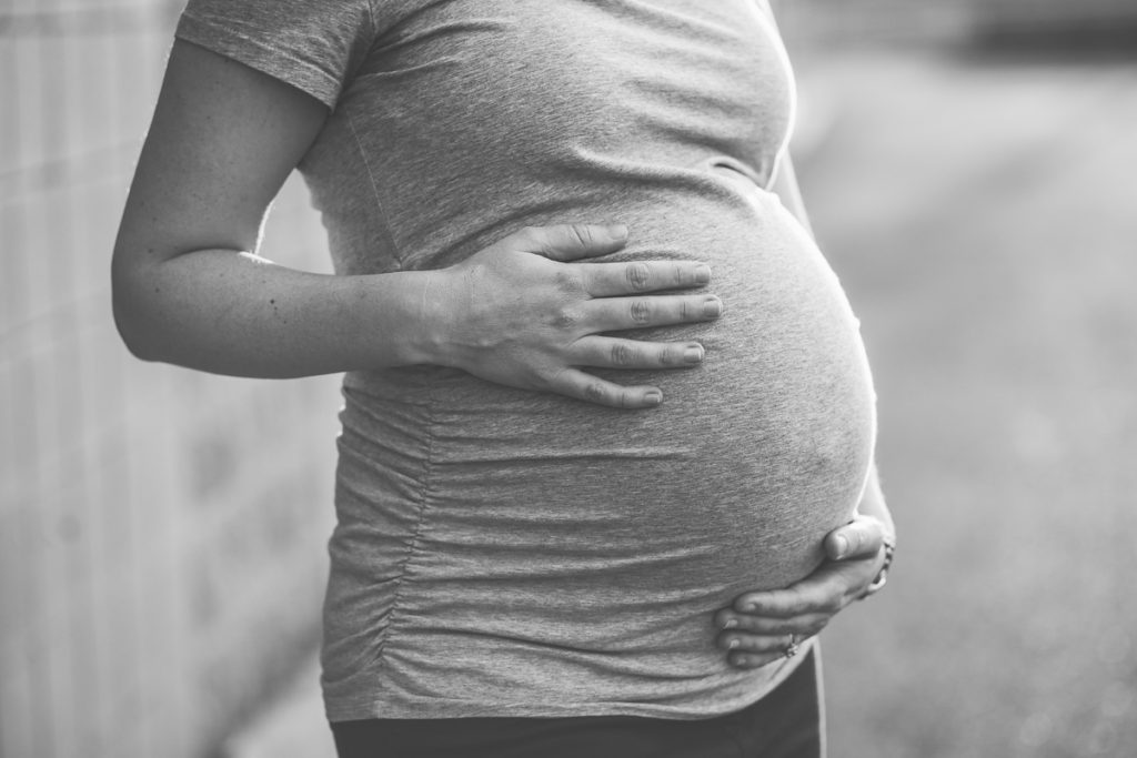 Halfmoon NY maternity photographer