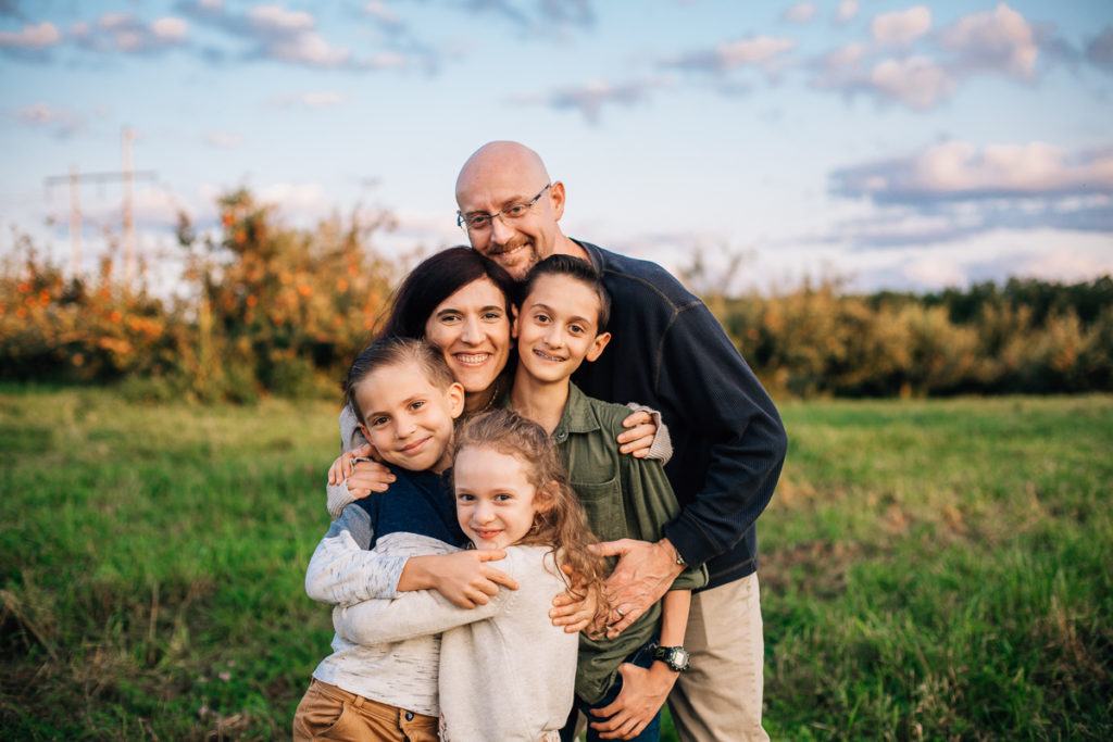 snuggling family of 5 in Clifton park NY