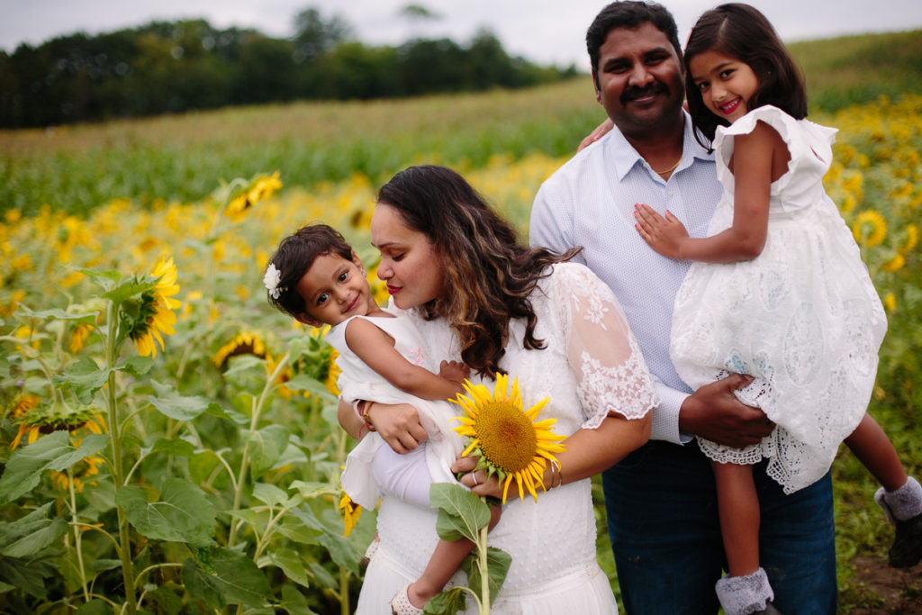 Saratoga NY family photographer sunflower field